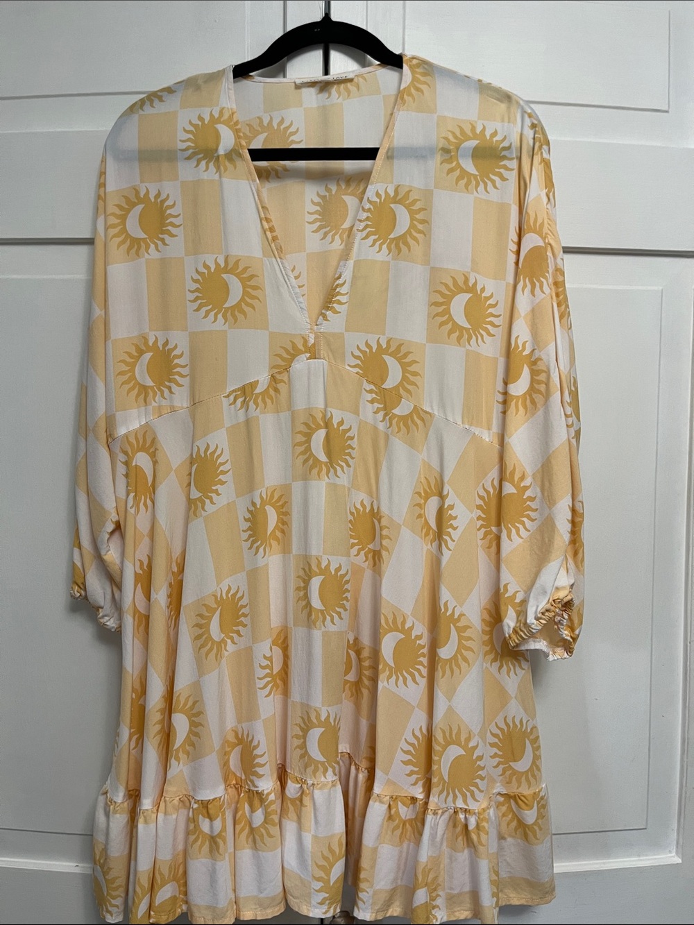 Label of Love Sun-Print V-Neck Peasant Mini Dress in Yellow and White Size L